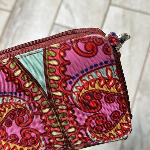 Vera‎ Bradley wristlet - Picture 14 of 16